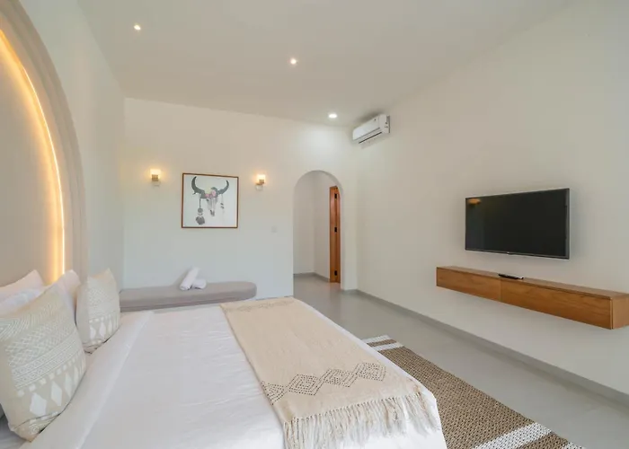 Villa Yuri - Stylish&tropical Oasis 2br In