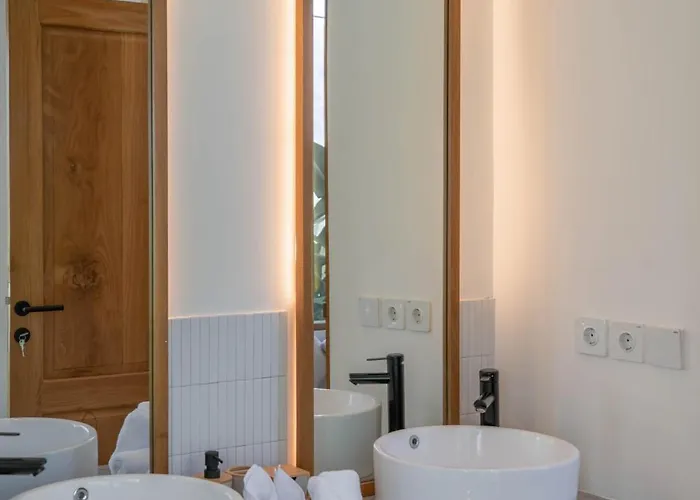 Yuri - Stylish&tropical Oasis 2br In Canggu