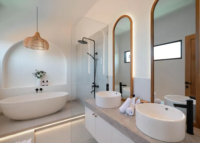 Villa Yuri - Stylish&tropical Oasis 2br In Canggu