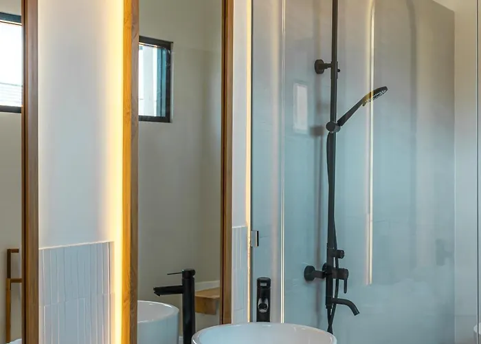 Villa Yuri - Stylish&tropical Oasis 2br In Canggu